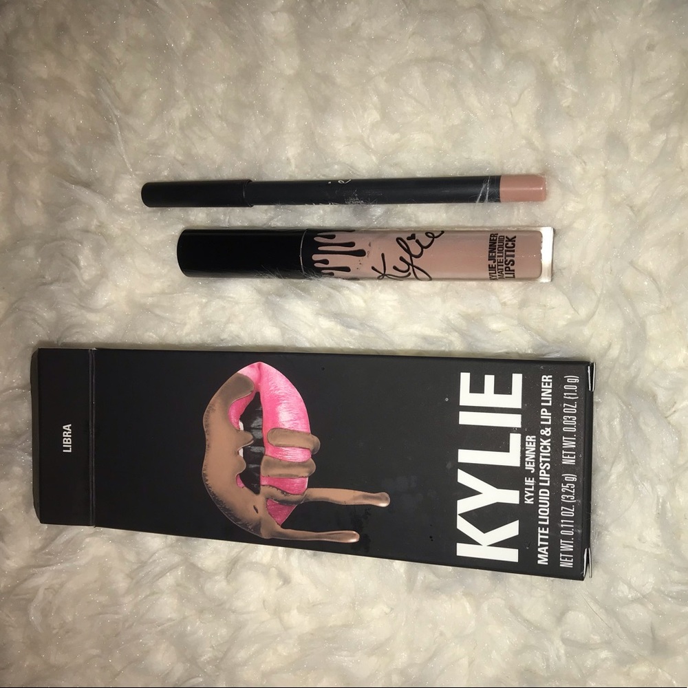 Kylie lip kit libra